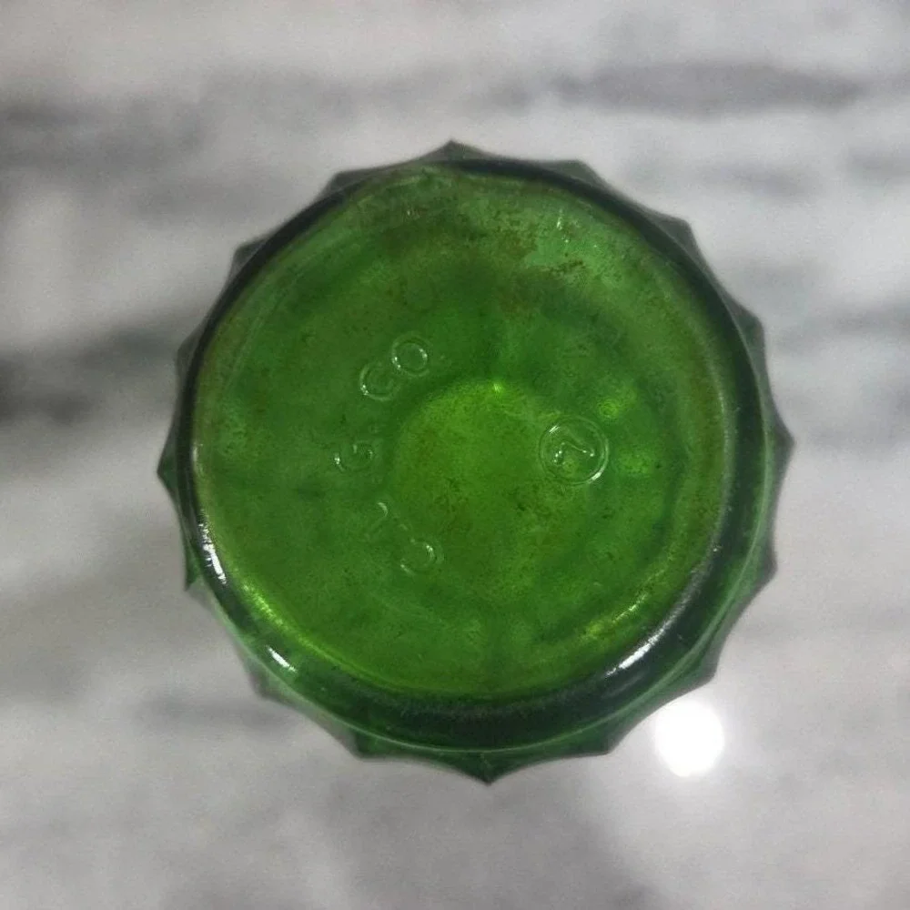 CLG‎ Co. Emerald Green Glass Bud Vase, Vintage Ribbed Flower Holder, Centerpiece